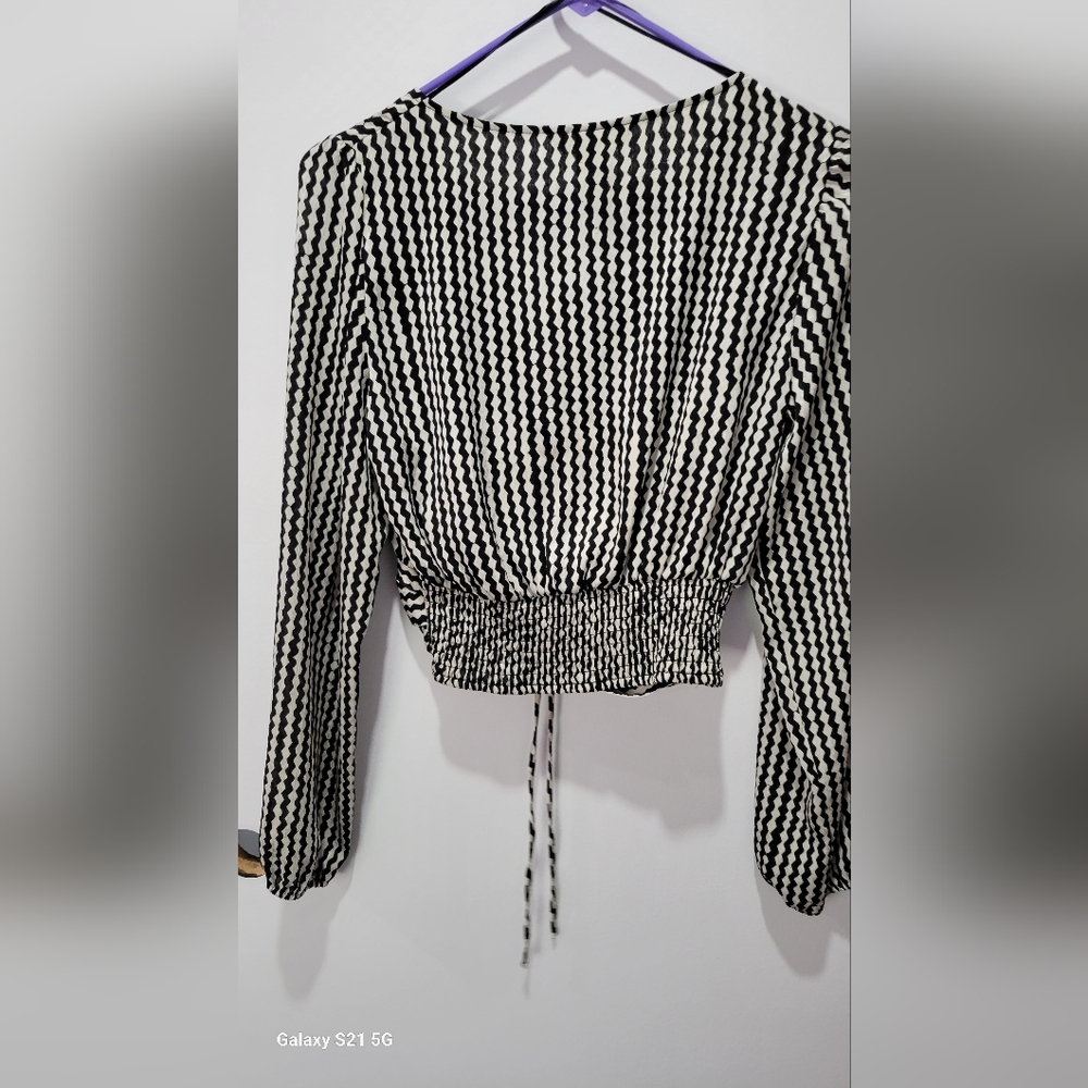 Blouse - Picture 2 of 2